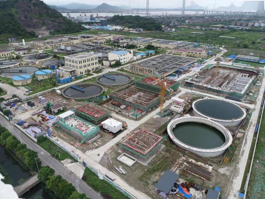 抓項目促(cù)投資